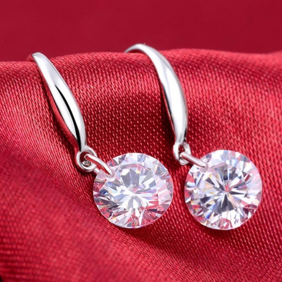 🔥 SALE!! Cuty earrings in Sterling silver